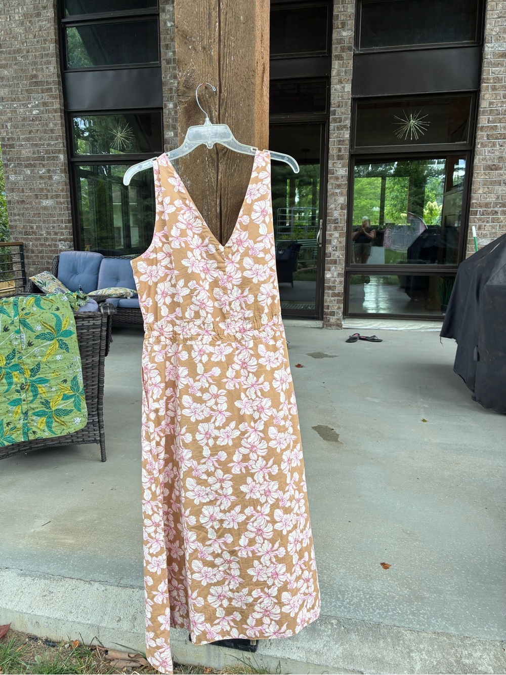 V-Neck Floral Maxi Dress in Tan and Pink. Gap. NWT